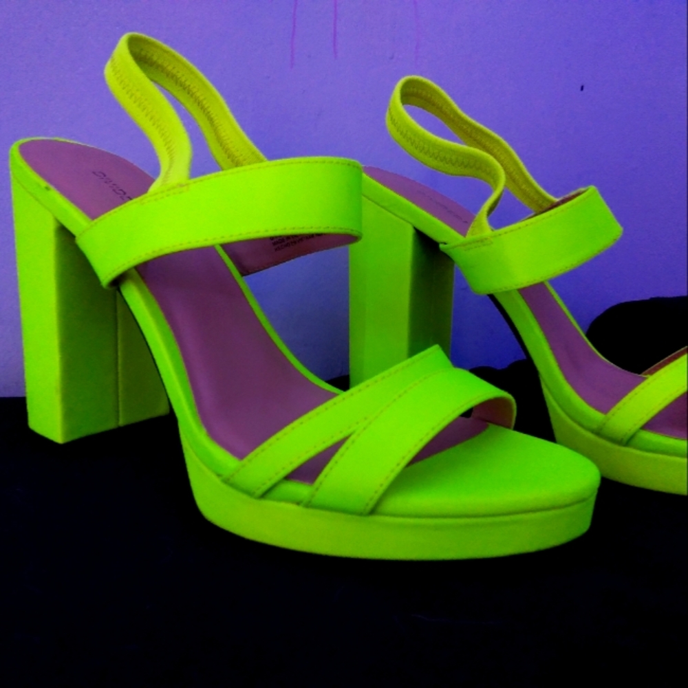 Green sandle heals